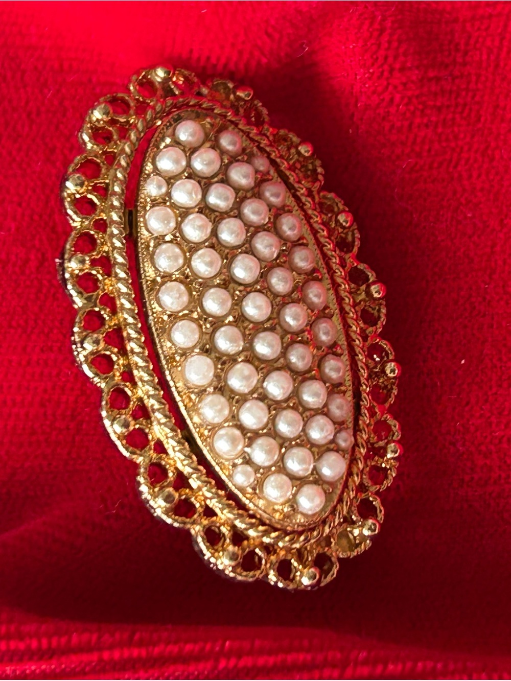 Classic Oval Brooch with Faux Pearls